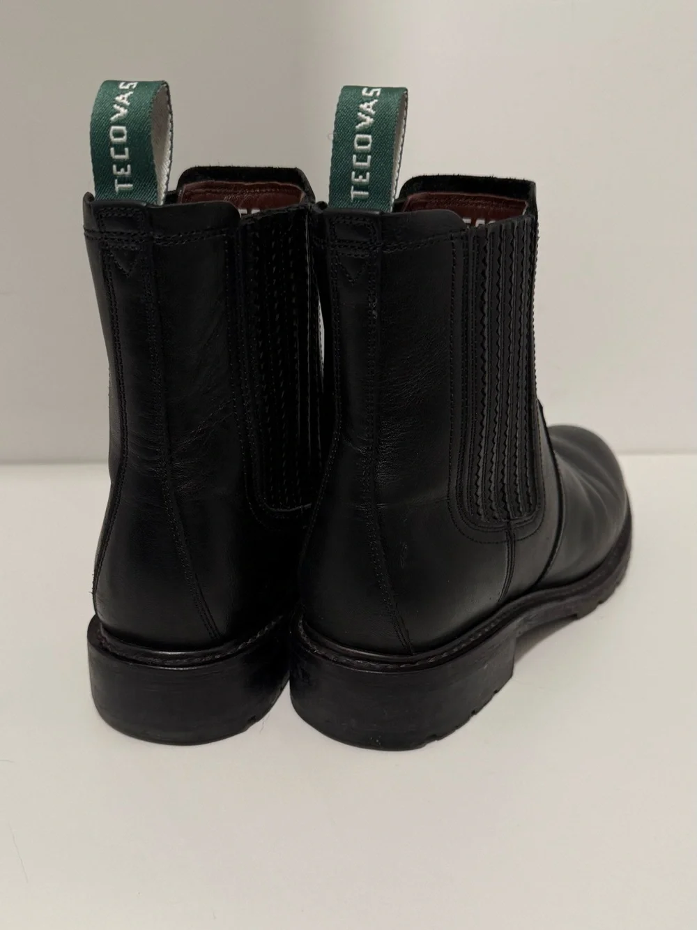 Tecovas The Rugged Chelsea midnight cowhide
